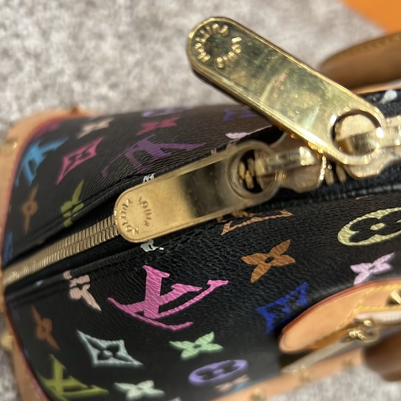 Louis Vuitton Alma - Picture 8 of 10